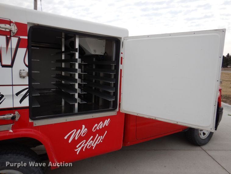 image for item MO9595 2015 Chevrolet Silverado 1500  delivery bed pickup truck