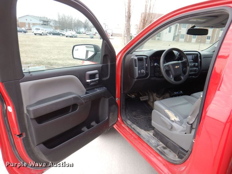 image for item MO9595 2015 Chevrolet Silverado 1500  delivery bed pickup truck