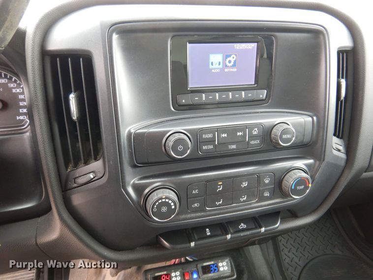 image for item MO9595 2015 Chevrolet Silverado 1500  delivery bed pickup truck