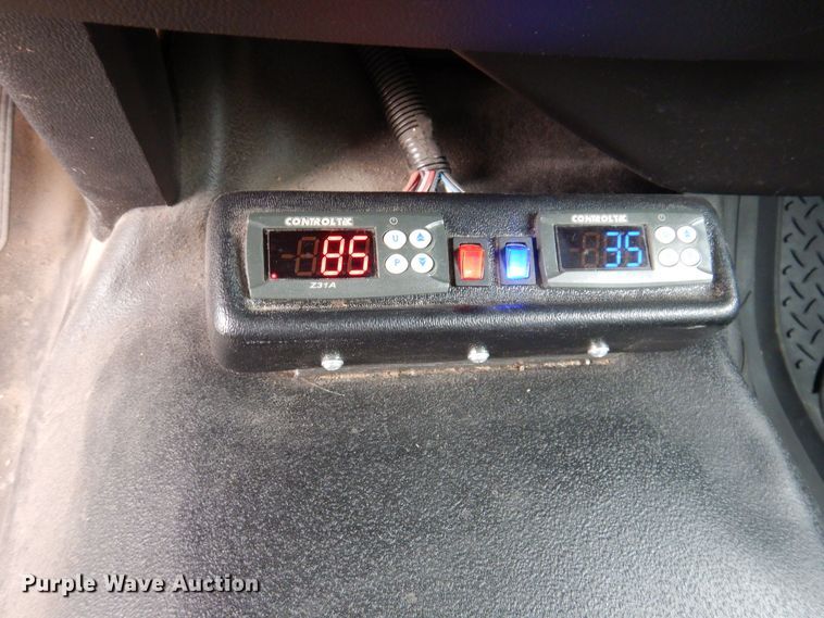 image for item MO9595 2015 Chevrolet Silverado 1500  delivery bed pickup truck