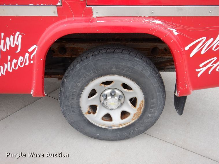 image for item MO9595 2015 Chevrolet Silverado 1500  delivery bed pickup truck