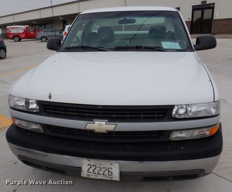 image for item MO9596 2002 Chevrolet Silverado 1500  pickup truck