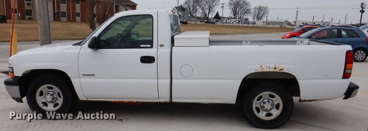 image for item MO9596 2002 Chevrolet Silverado 1500  pickup truck