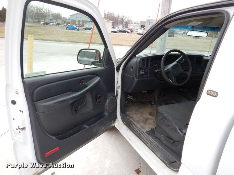 image for item MO9596 2002 Chevrolet Silverado 1500  pickup truck