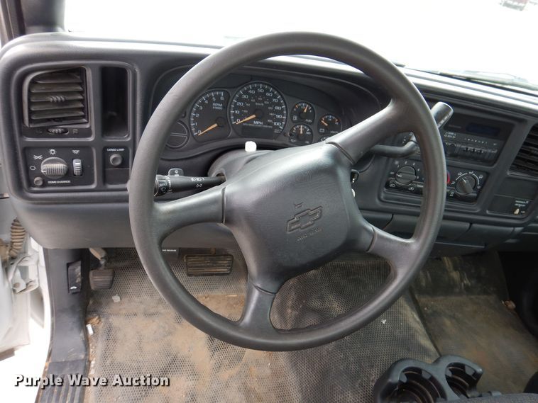 image for item MO9596 2002 Chevrolet Silverado 1500  pickup truck