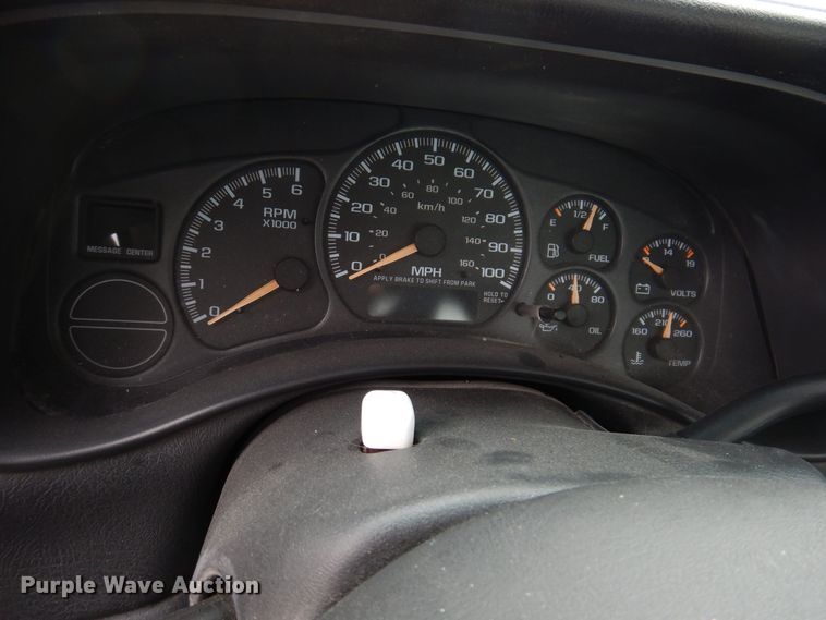 image for item MO9596 2002 Chevrolet Silverado 1500  pickup truck