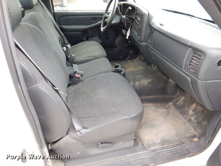 image for item MO9596 2002 Chevrolet Silverado 1500  pickup truck