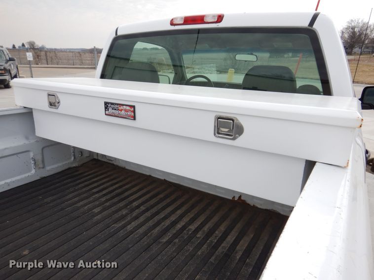 image for item MO9596 2002 Chevrolet Silverado 1500  pickup truck