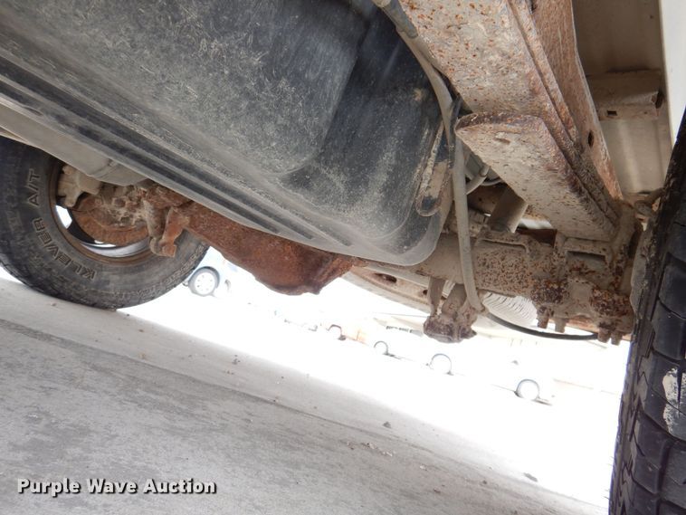 image for item MO9596 2002 Chevrolet Silverado 1500  pickup truck