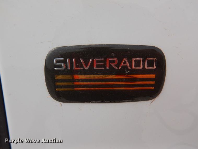 image for item MO9596 2002 Chevrolet Silverado 1500  pickup truck