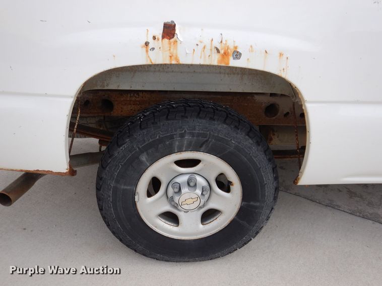 image for item MO9596 2002 Chevrolet Silverado 1500  pickup truck