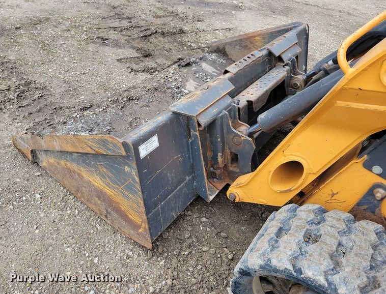 image for item MO9617 2015 Case TR270  tracked skid steer loader