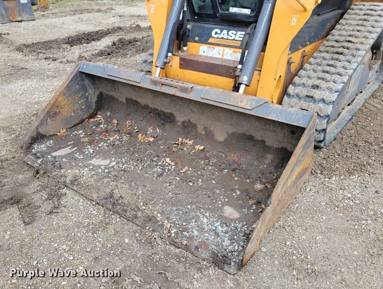 image for item MO9617 2015 Case TR270  tracked skid steer loader