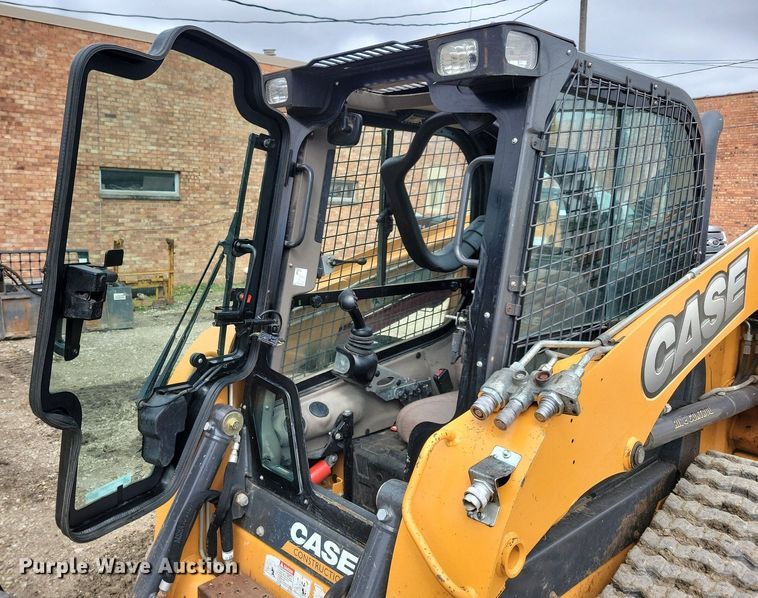 image for item MO9617 2015 Case TR270  tracked skid steer loader