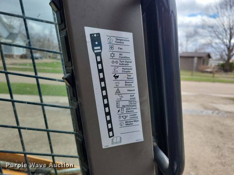 image for item MO9617 2015 Case TR270  tracked skid steer loader