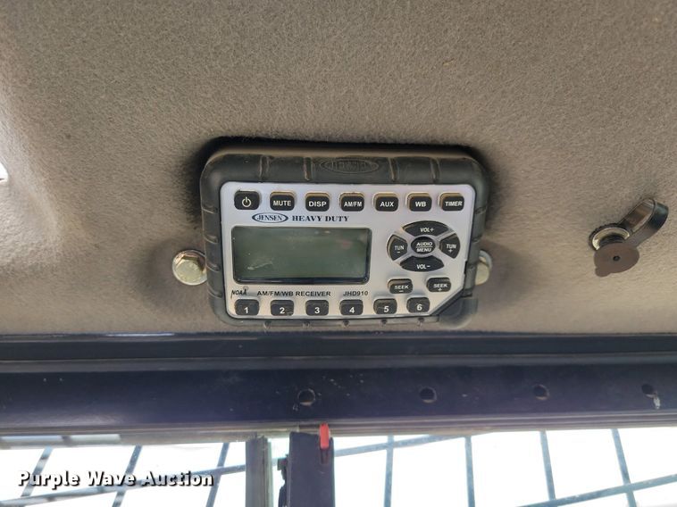 image for item MO9617 2015 Case TR270  tracked skid steer loader