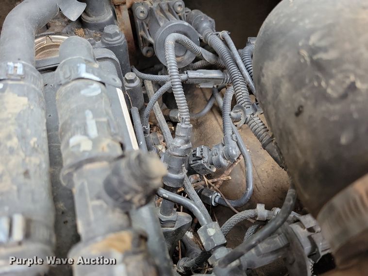 image for item MO9617 2015 Case TR270  tracked skid steer loader