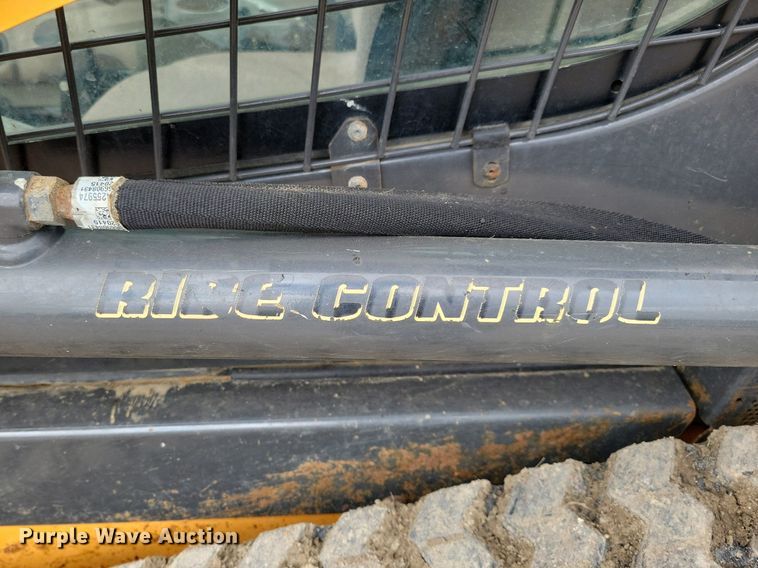 image for item MO9617 2015 Case TR270  tracked skid steer loader