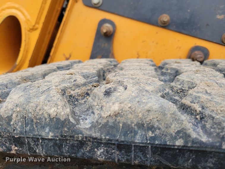 image for item MO9617 2015 Case TR270  tracked skid steer loader