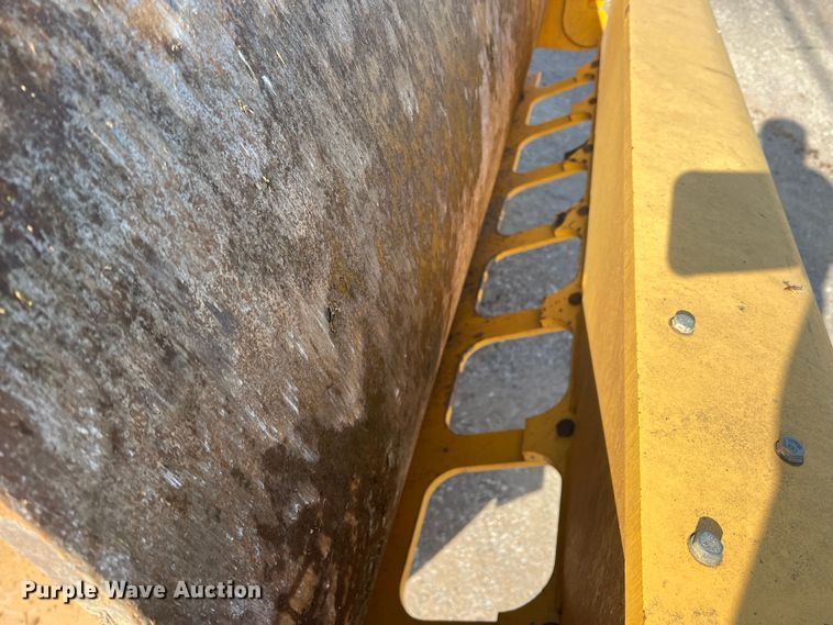 image for item MQ9874 Volvo SD115  single drum roller