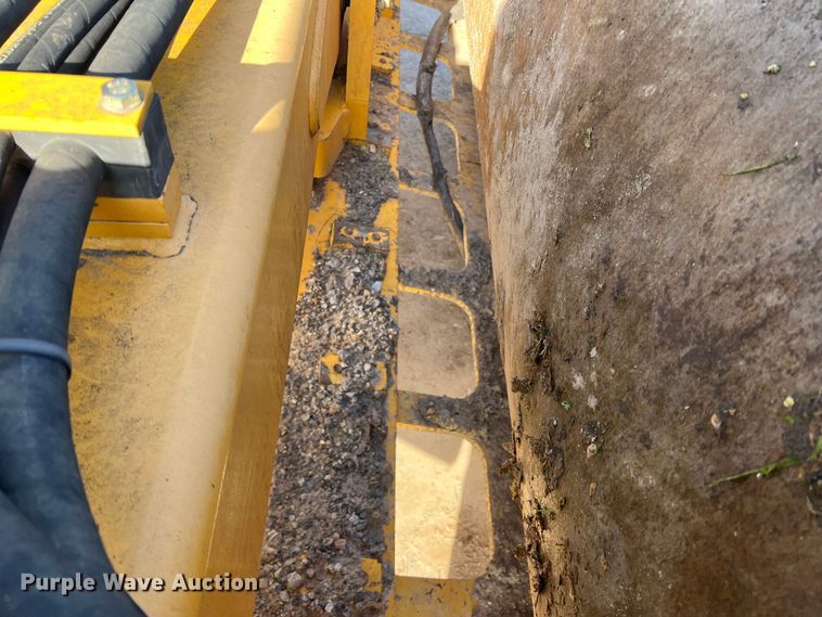 image for item MQ9874 Volvo SD115  single drum roller