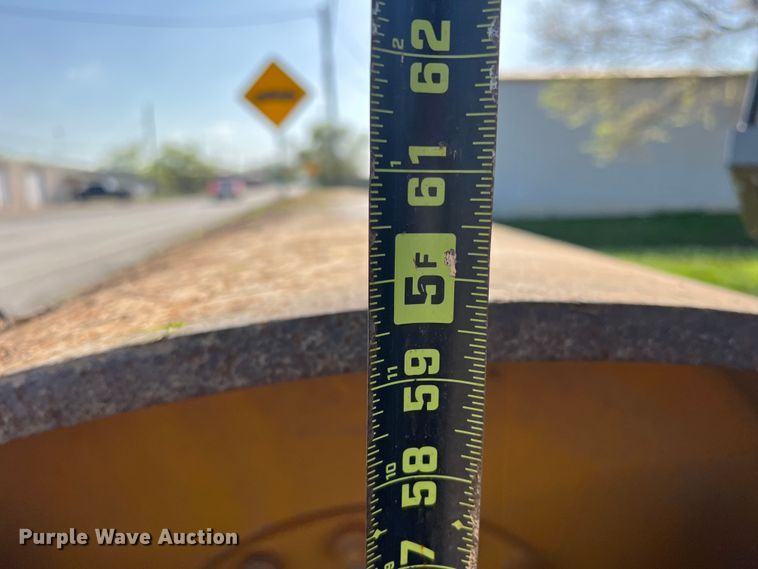 image for item MQ9874 Volvo SD115  single drum roller