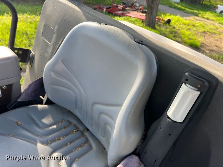 image for item MQ9874 Volvo SD115  single drum roller