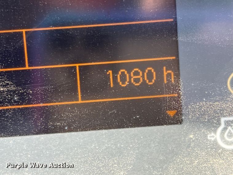 image for item MQ9874 Volvo SD115  single drum roller