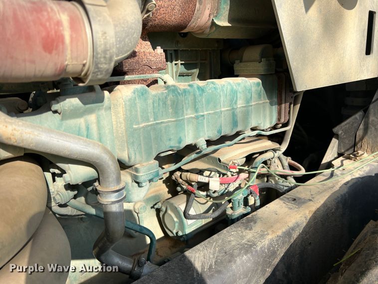 image for item MQ9874 Volvo SD115  single drum roller