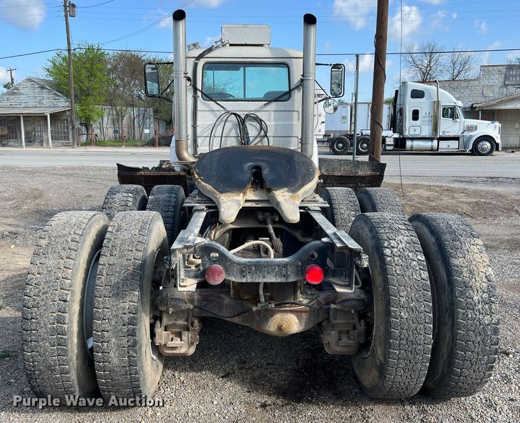 image for item MQ9875 1980 Mack  semi truck