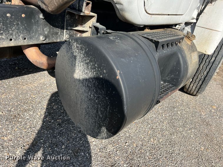 image for item MQ9875 1980 Mack  semi truck