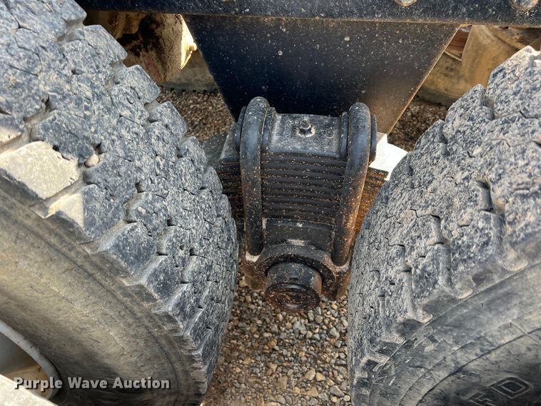 image for item MQ9875 1980 Mack  semi truck