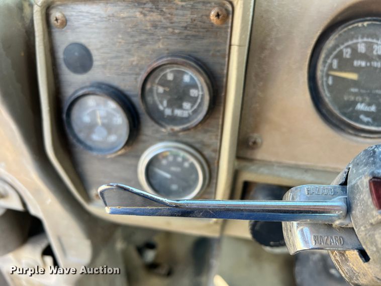 image for item MQ9875 1980 Mack  semi truck