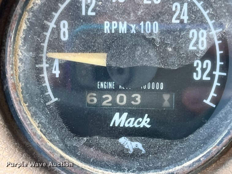 image for item MQ9875 1980 Mack  semi truck