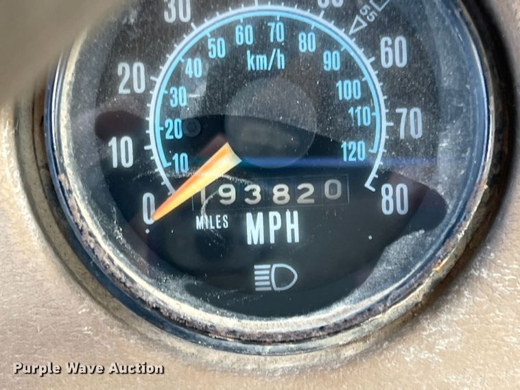 image for item MQ9875 1980 Mack  semi truck