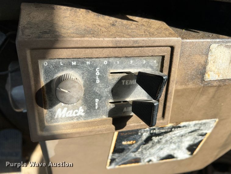 image for item MQ9875 1980 Mack  semi truck
