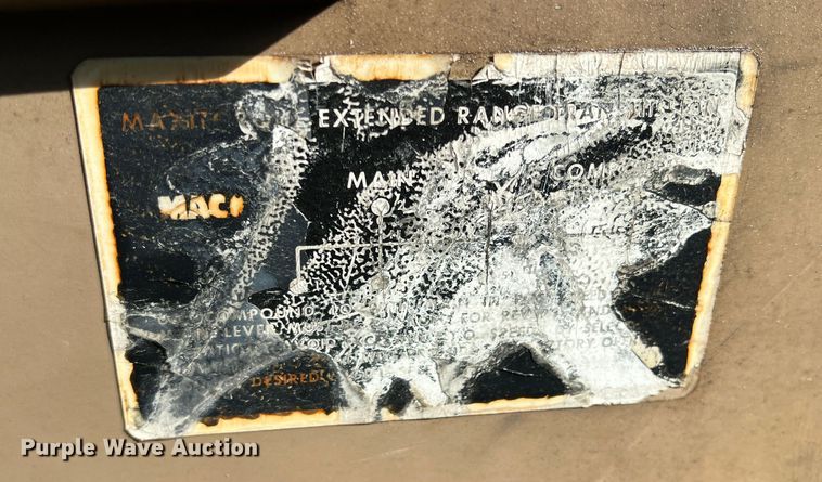 image for item MQ9875 1980 Mack  semi truck