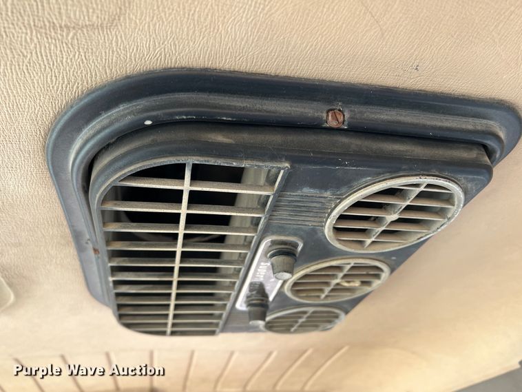 image for item MQ9875 1980 Mack  semi truck