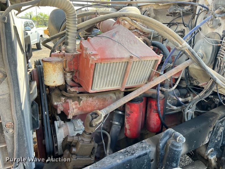 image for item MQ9875 1980 Mack  semi truck