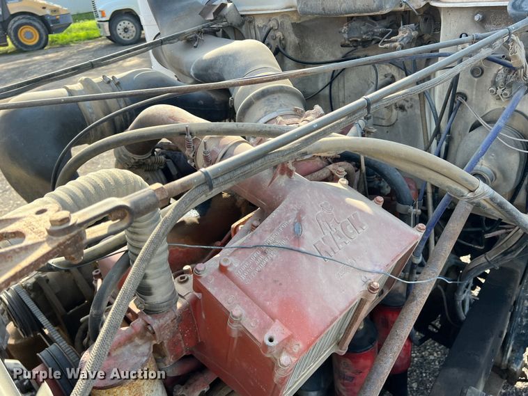 image for item MQ9875 1980 Mack  semi truck