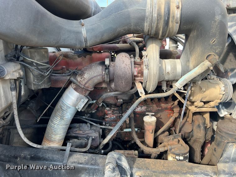 image for item MQ9875 1980 Mack  semi truck