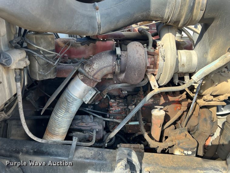 image for item MQ9875 1980 Mack  semi truck