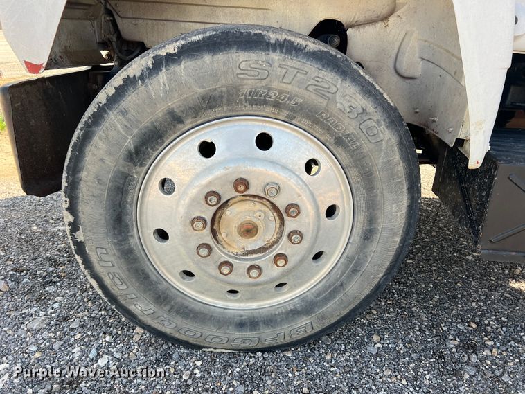 image for item MQ9875 1980 Mack  semi truck