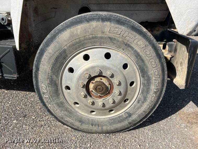 image for item MQ9875 1980 Mack  semi truck