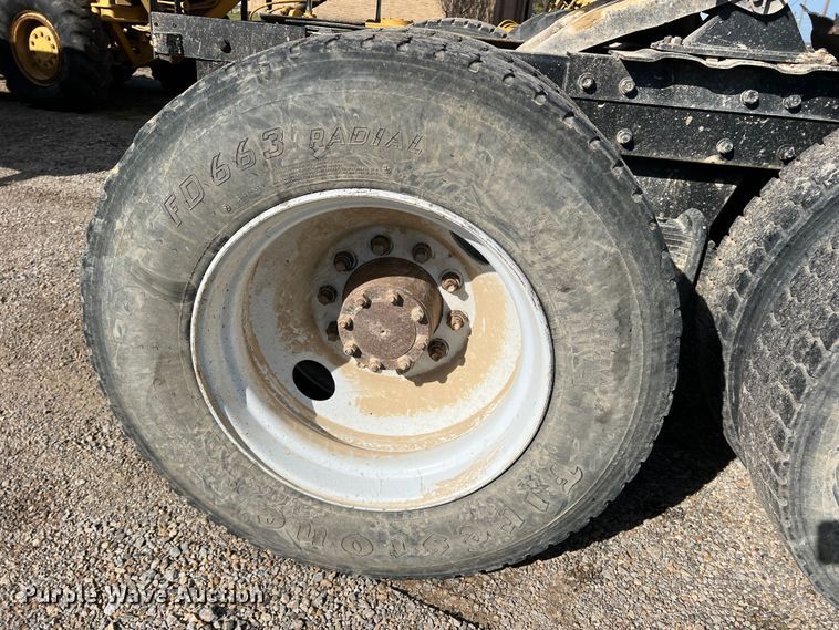 image for item MQ9875 1980 Mack  semi truck