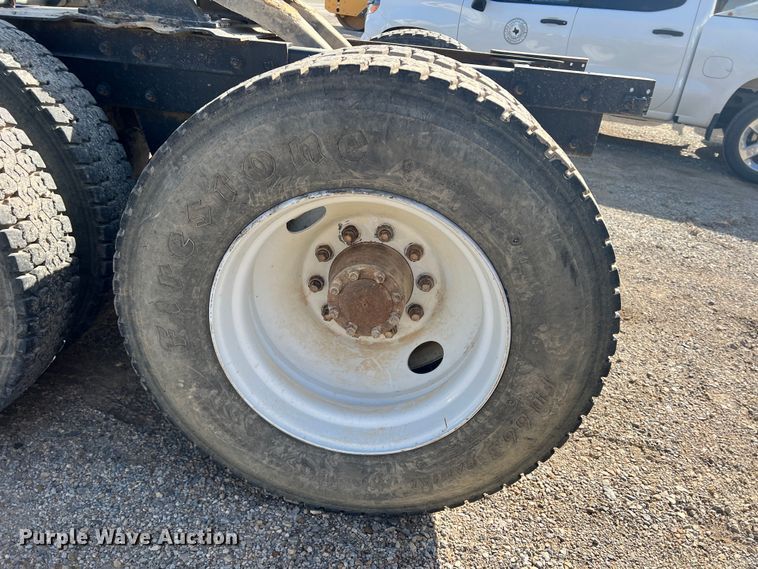 image for item MQ9875 1980 Mack  semi truck