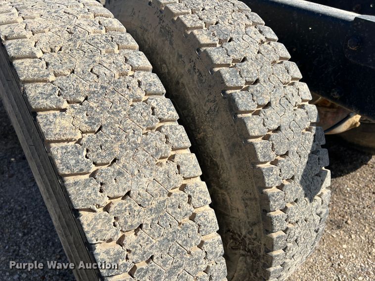 image for item MQ9875 1980 Mack  semi truck