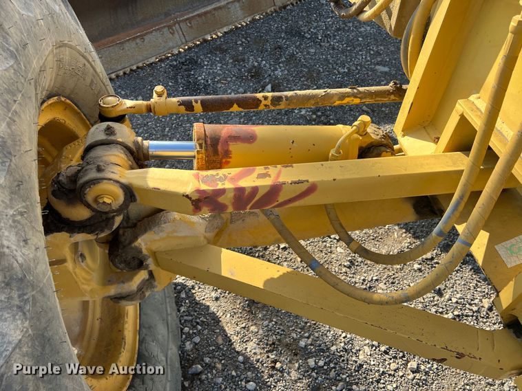 image for item MQ9876 1993 Caterpillar 12G  motor grader