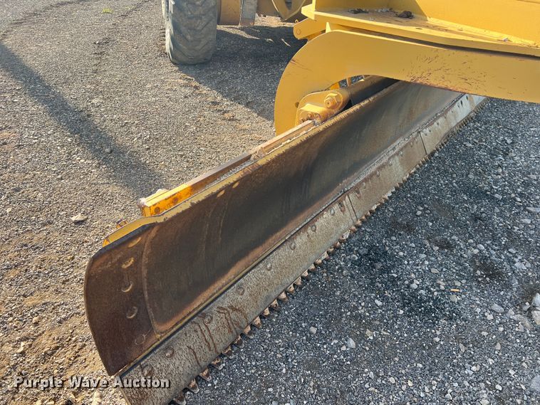 image for item MQ9876 1993 Caterpillar 12G  motor grader