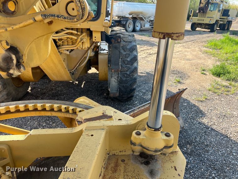 image for item MQ9876 1993 Caterpillar 12G  motor grader